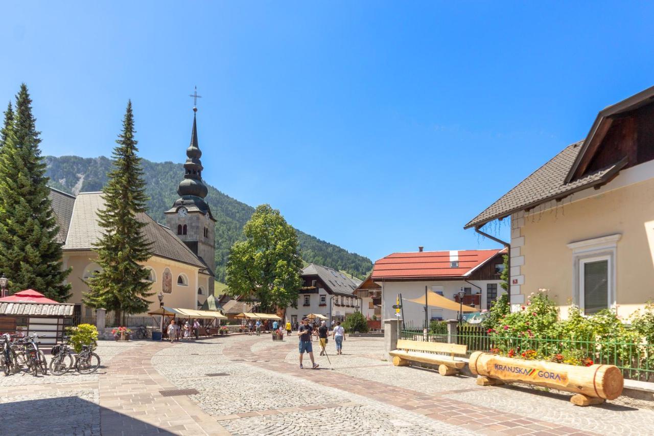 Apartments Julian Adventure Kranjska Gora Esterno foto